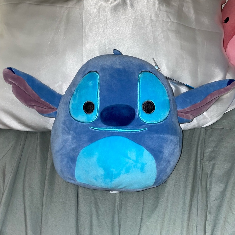 BNWT 8 inch squishmallow: Stitch